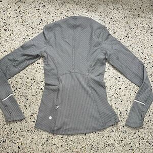 Lululemon grey gray herringbone long sleeve thumb hole pullover shirt top 4